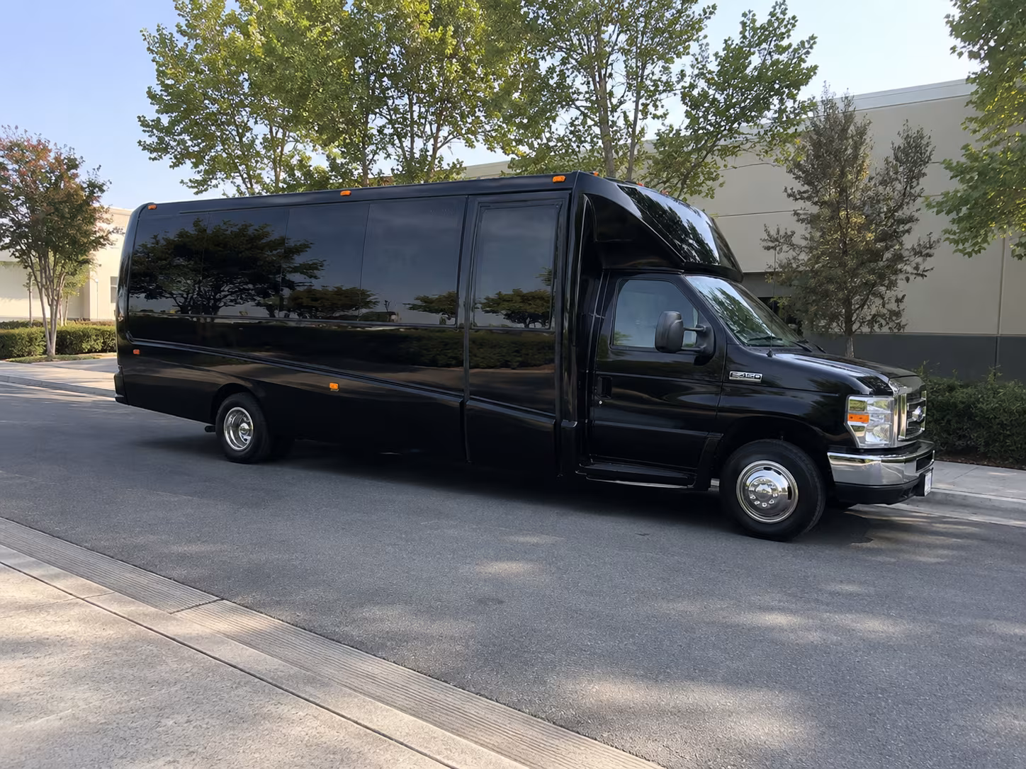 bachelorette party buses to livermore and lodi wine country