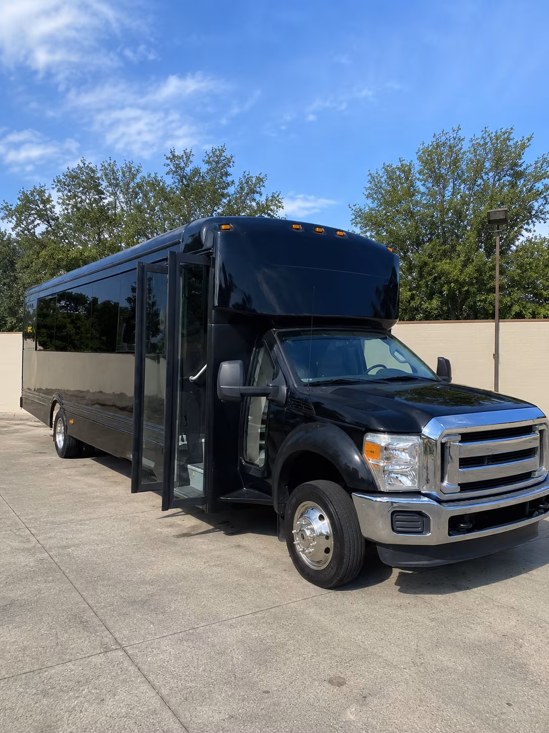 tracy 20 passenger party bus